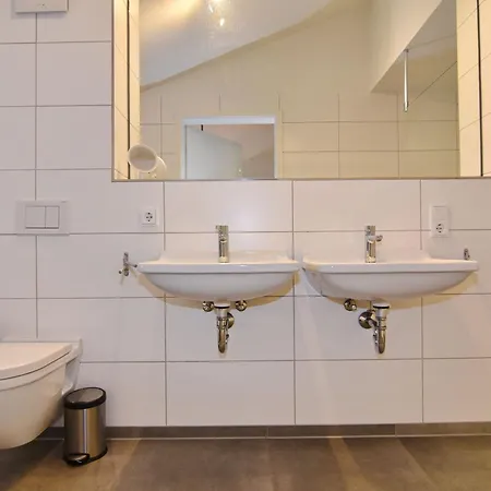 Strandstrasse 21 - 